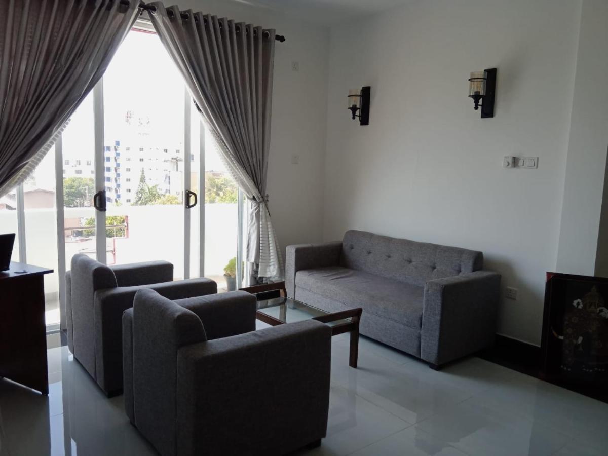 Para Inn Residence Dehiwala-Mount Lavinia Exterior photo