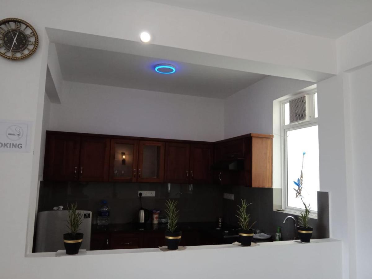 Para Inn Residence Dehiwala-Mount Lavinia Exterior photo